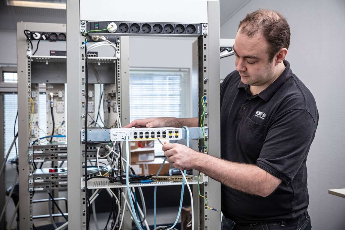 ATCOM service engineer on site